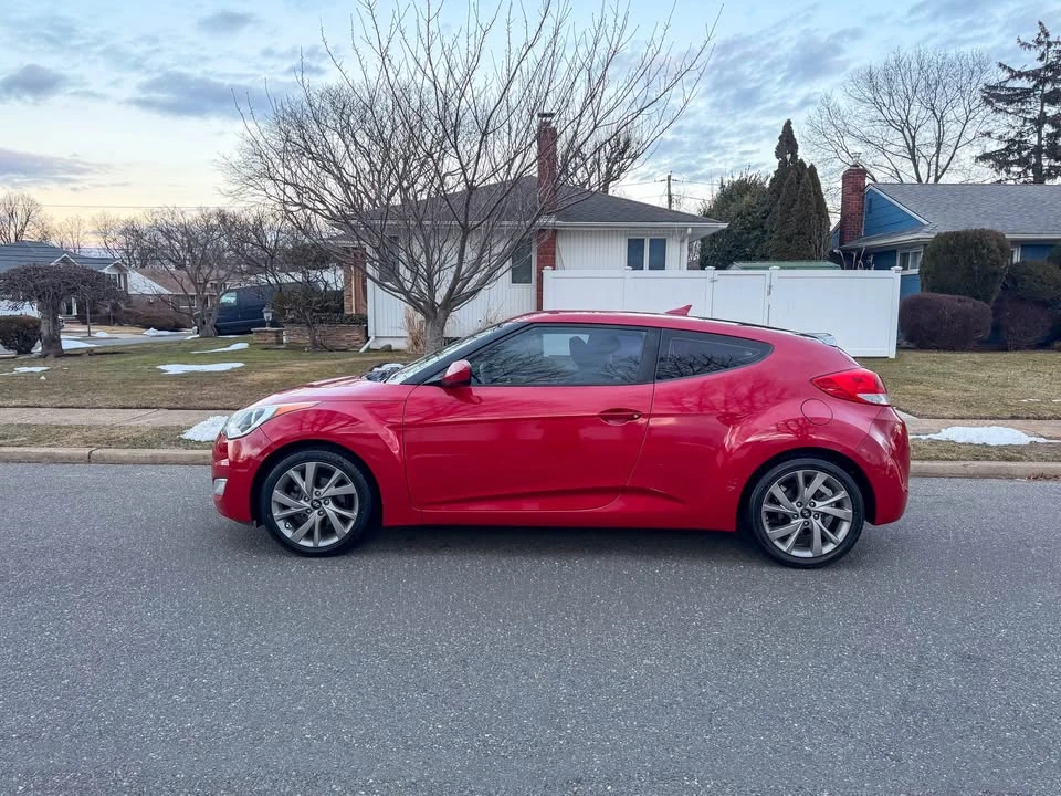 2017 Hyundai Veloster - Image 7 of 18