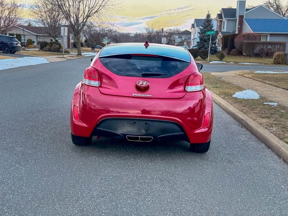 2017 Hyundai Veloster - Image 9 of 18