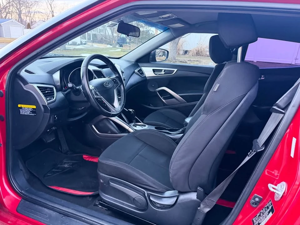 2017 Hyundai Veloster - Image 15 of 18