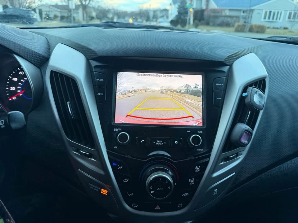 2017 Hyundai Veloster - Image 12 of 18