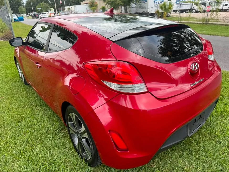 2017 Hyundai Veloster - Image 7 of 12