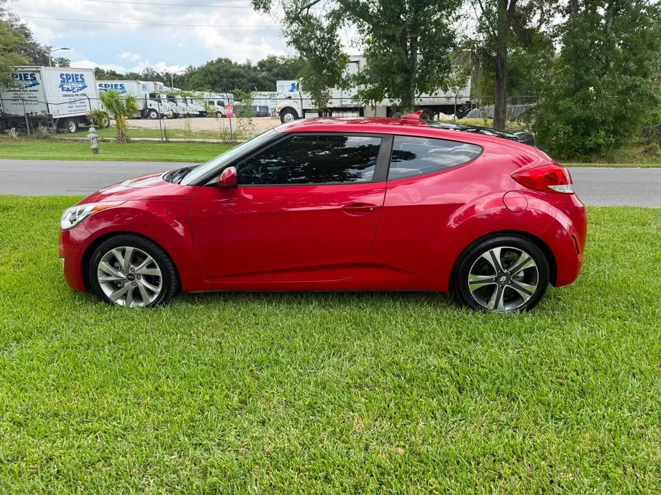 2017 Hyundai Veloster - Image 3 of 12
