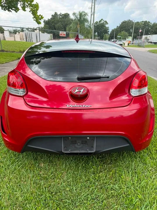 2017 Hyundai Veloster - Image 8 of 12