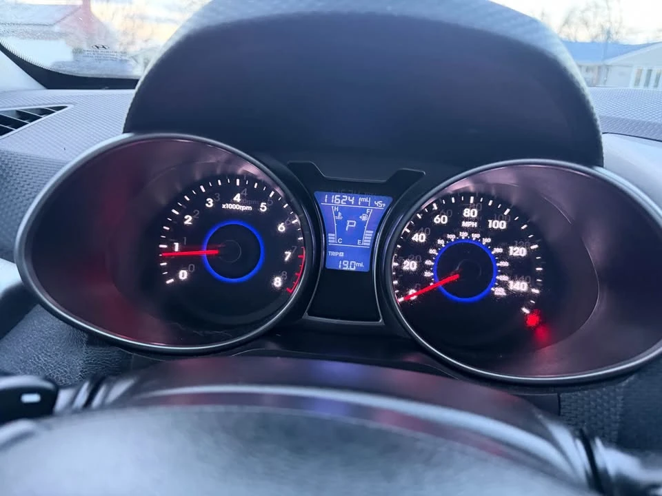 2017 Hyundai Veloster - Image 10 of 18