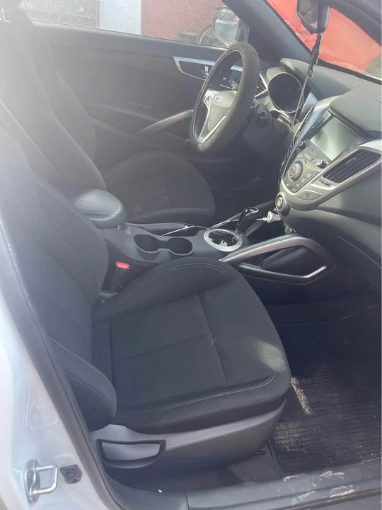 2017 Hyundai Veloster - Image 6 of 14