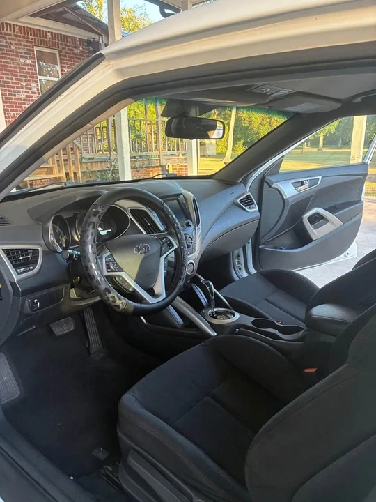 2017 Hyundai Veloster - Image 3 of 5