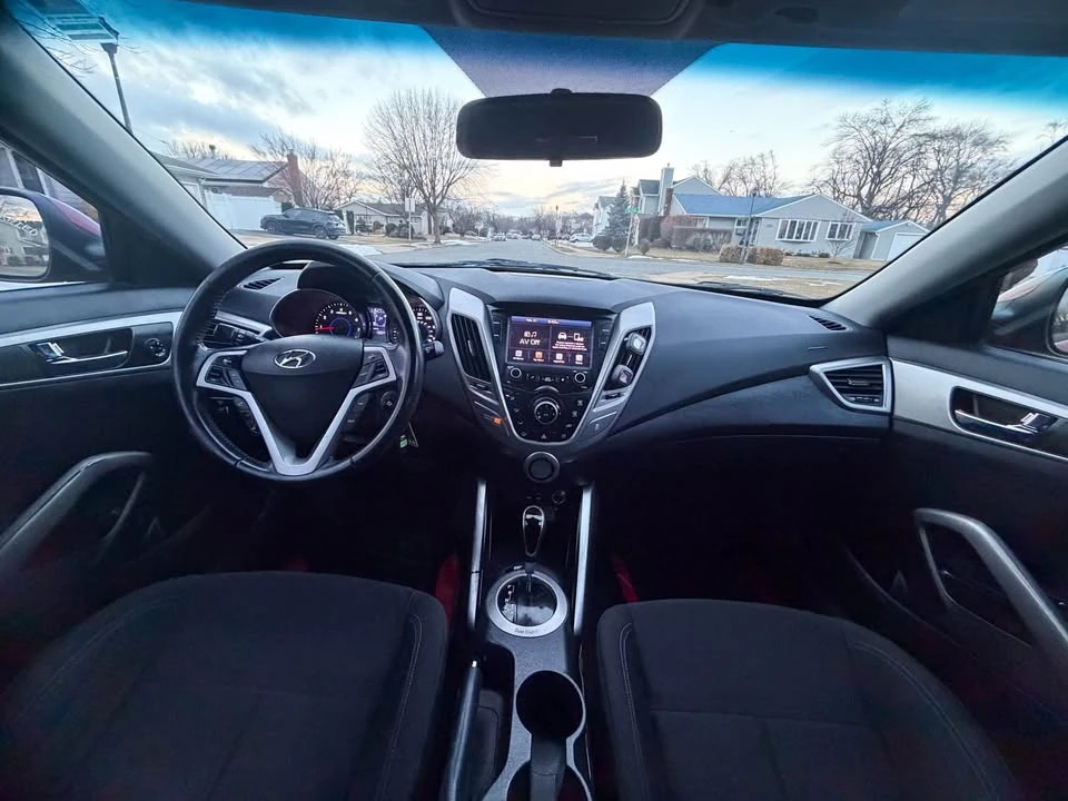 2017 Hyundai Veloster - Image 13 of 18