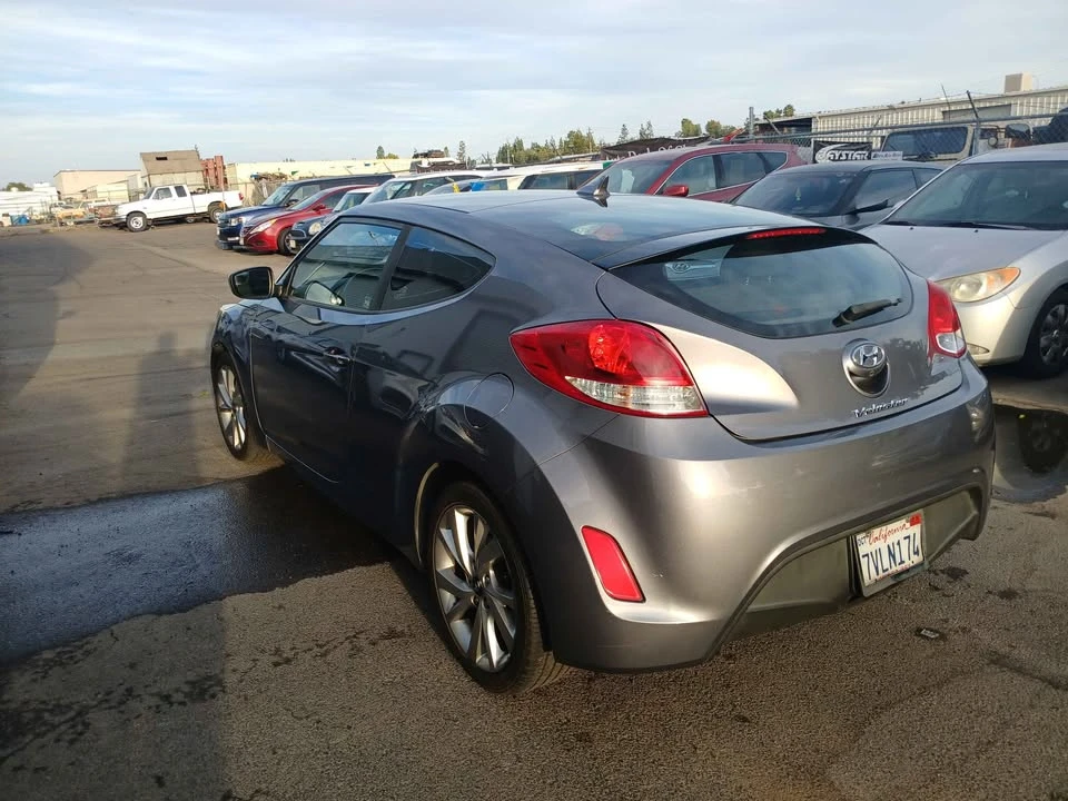 2017 Hyundai Veloster - Image 7 of 18