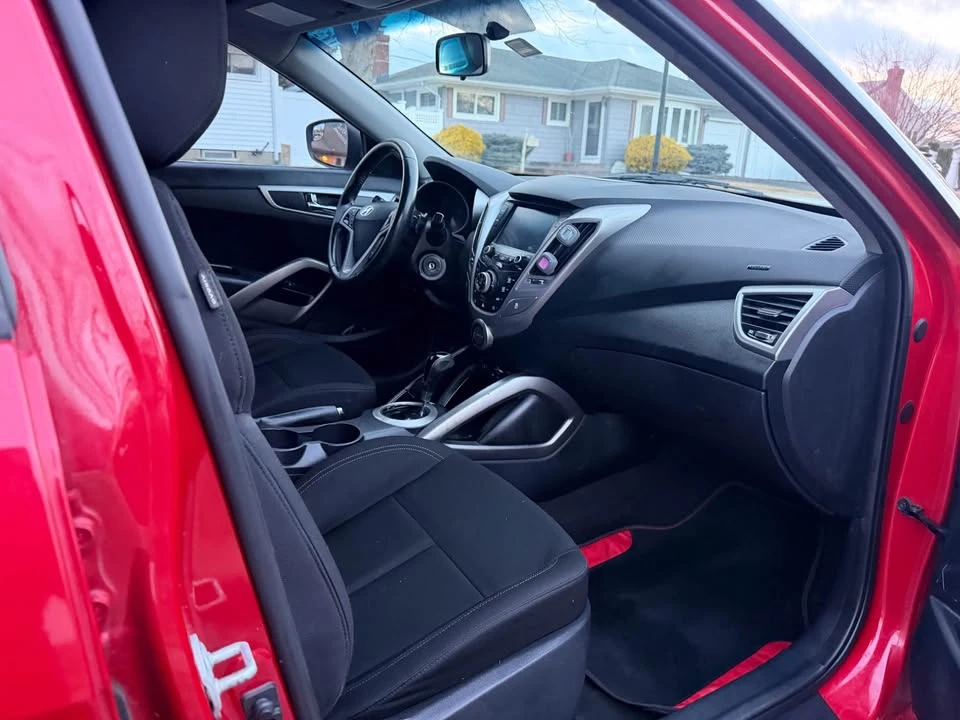 2017 Hyundai Veloster - Image 16 of 18