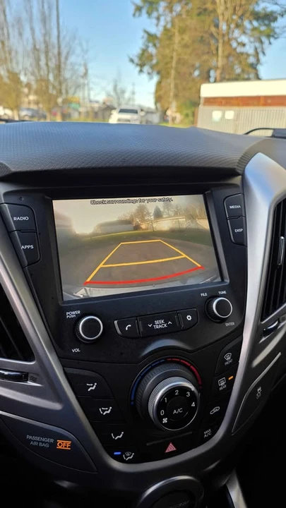 2017 Hyundai Veloster - Image 7 of 8