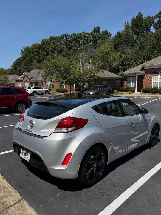 2017 Hyundai Veloster - Image 8 of 12