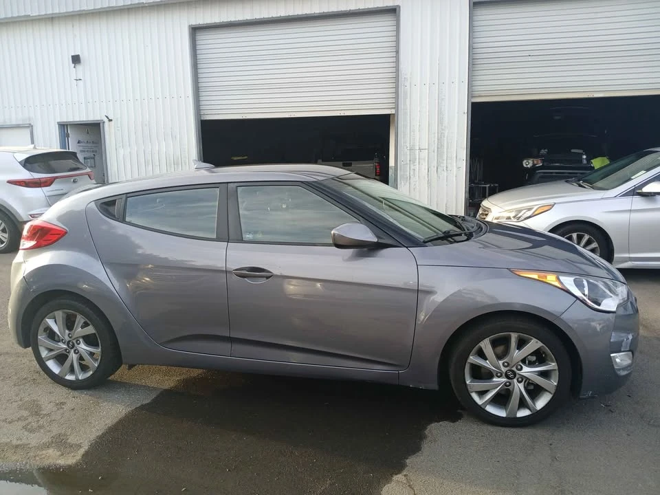 2017 Hyundai Veloster - Image 4 of 18