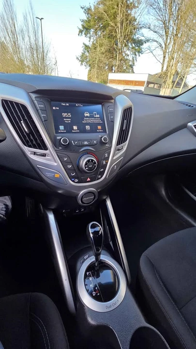 2017 Hyundai Veloster - Image 8 of 8