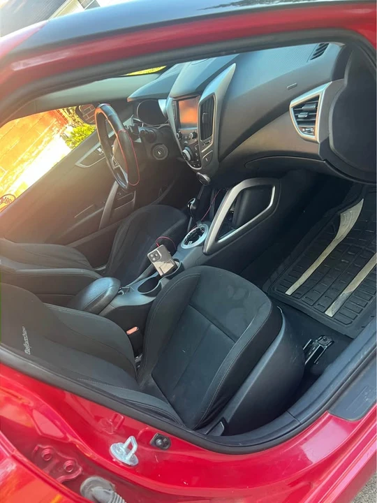 2017 Hyundai Veloster - Image 8 of 14