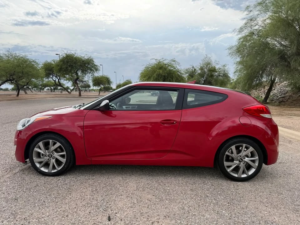 2017 Hyundai Veloster - Image 4 of 20