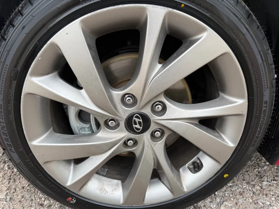 2017 Hyundai Veloster - Image 19 of 20