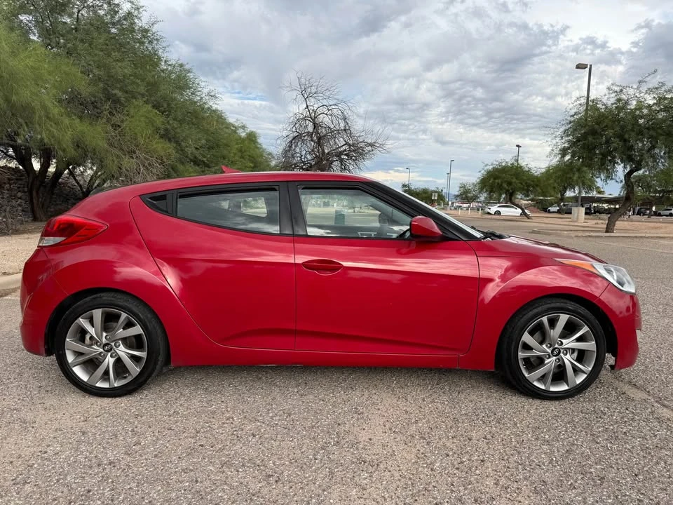 2017 Hyundai Veloster - Image 8 of 20
