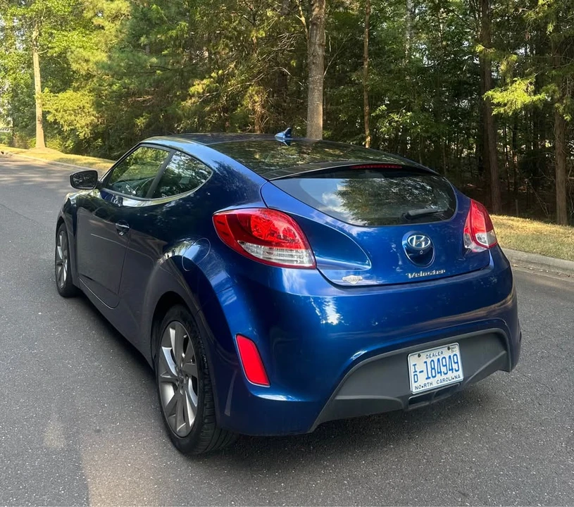2017 Hyundai Veloster - Image 9 of 20