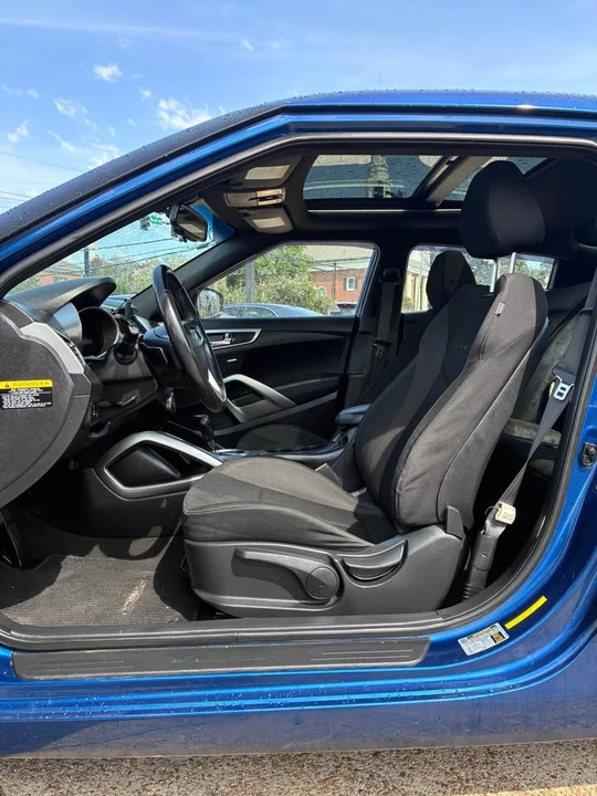 2017 Hyundai Veloster - Image 8 of 19
