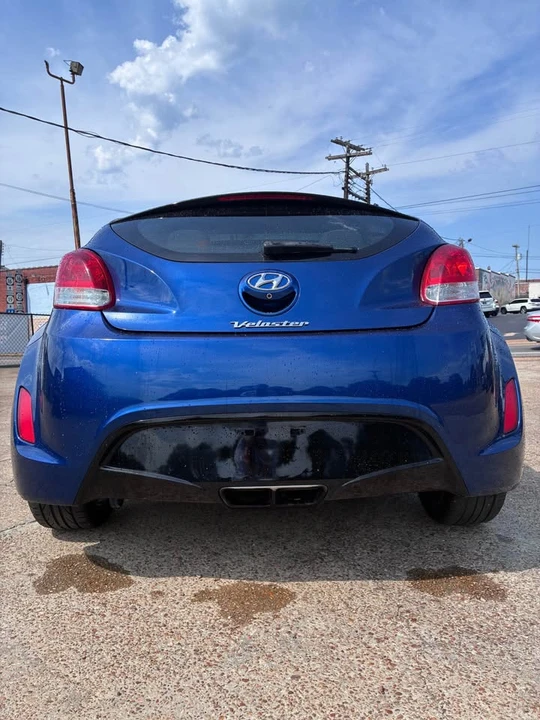 2017 Hyundai Veloster - Image 7 of 19