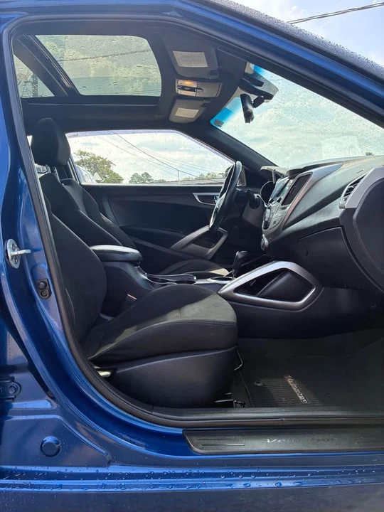 2017 Hyundai Veloster - Image 17 of 19