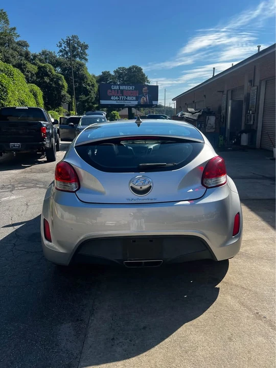 2017 Hyundai Veloster - Image 8 of 18