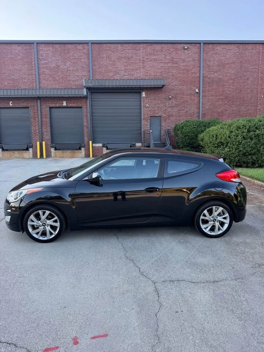 2017 Hyundai Veloster - Image 4 of 9