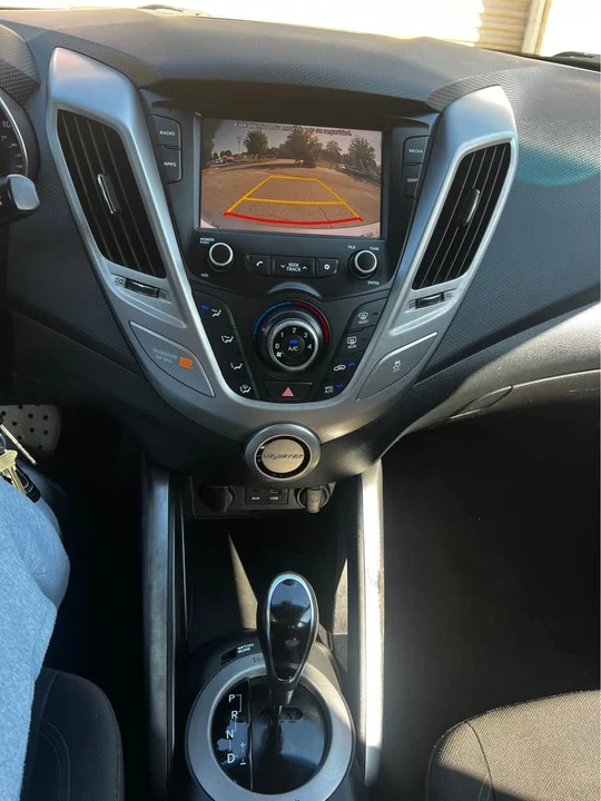2017 Hyundai Veloster - Image 17 of 18