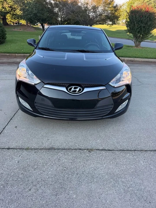 2017 Hyundai Veloster - Image 2 of 9