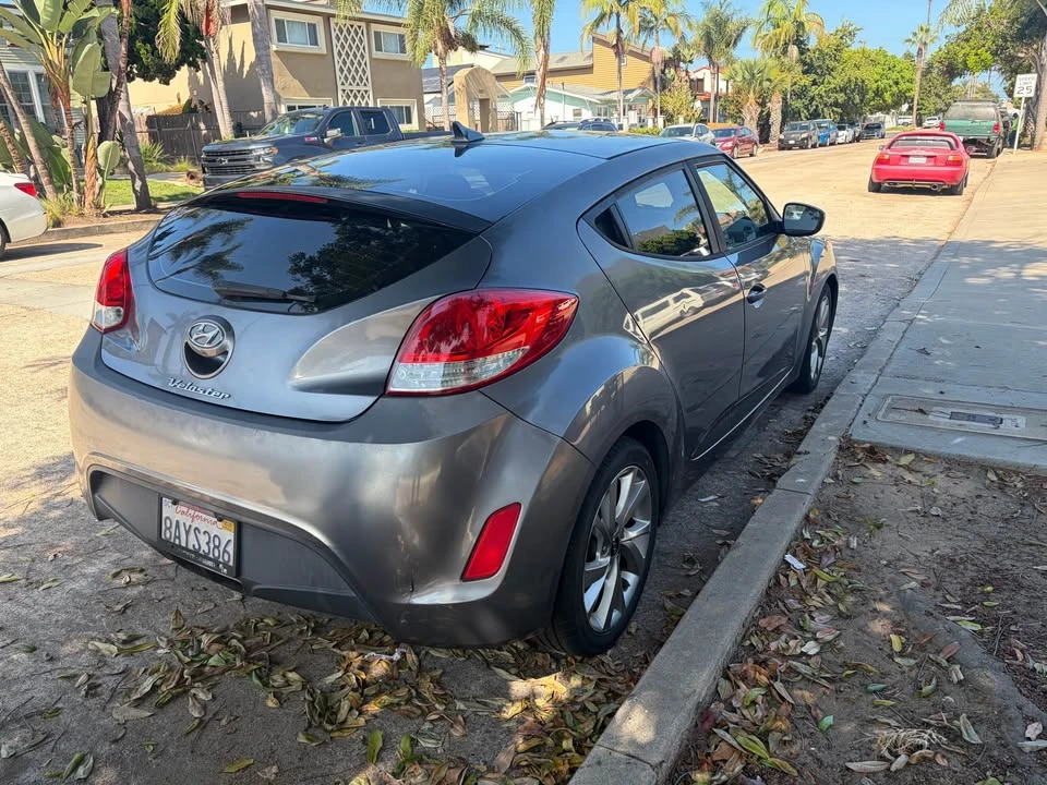 2017 Hyundai Veloster - Image 6 of 20