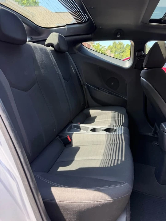 2017 Hyundai Veloster - Image 9 of 12