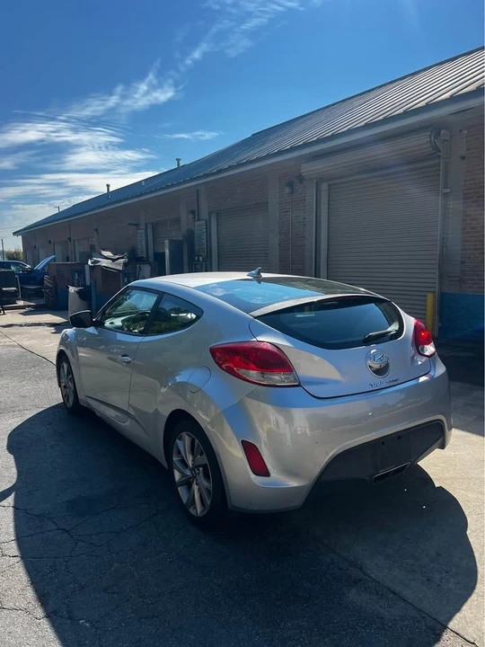 2017 Hyundai Veloster - Image 3 of 18