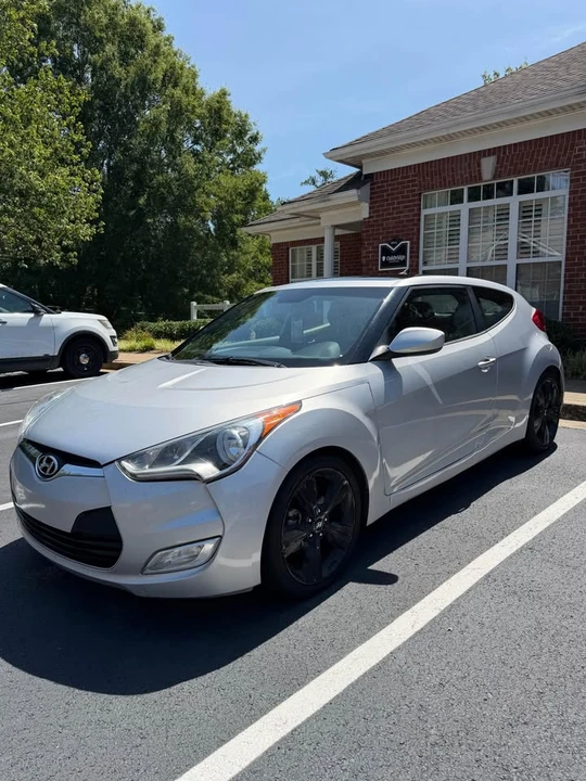 2017 Hyundai Veloster - Image 2 of 12