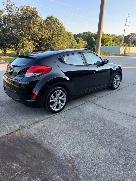 2017 Hyundai Veloster - Image 6 of 9
