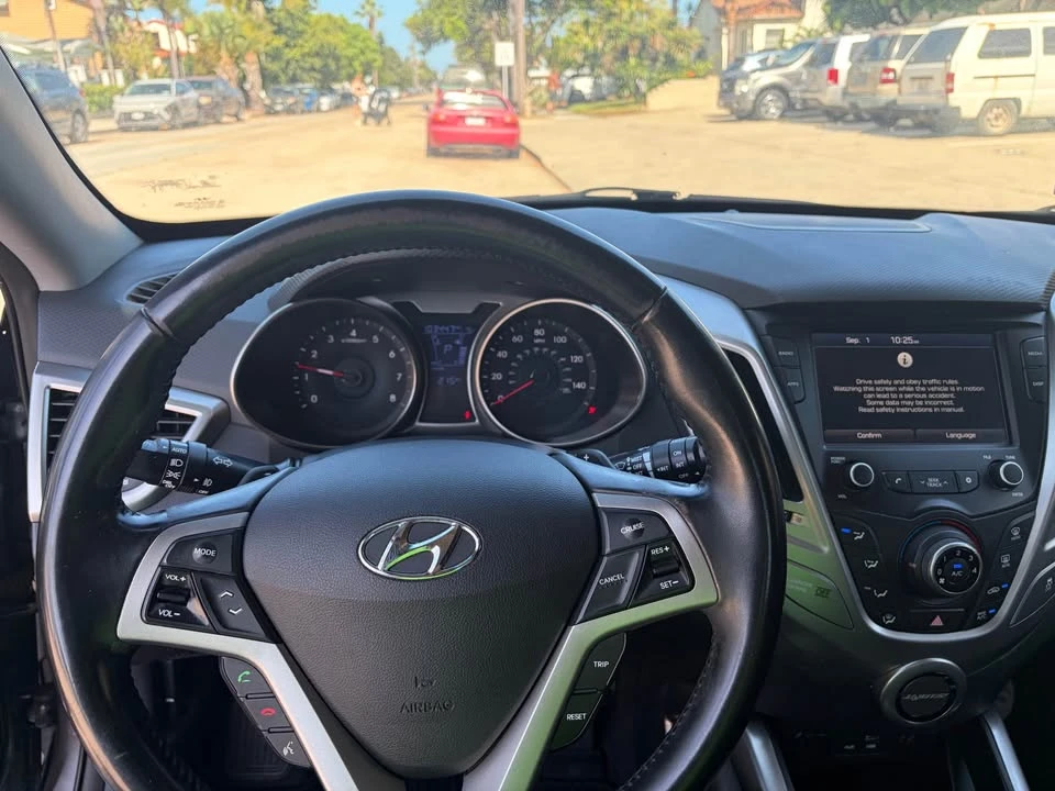2017 Hyundai Veloster - Image 15 of 20