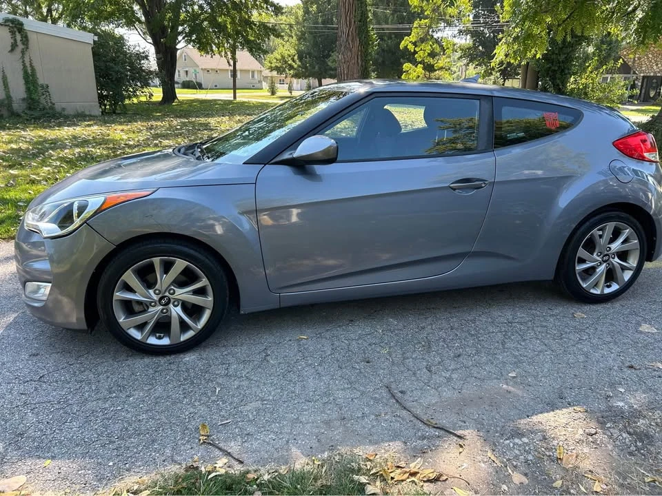 2017 Hyundai Veloster - Image 5 of 13