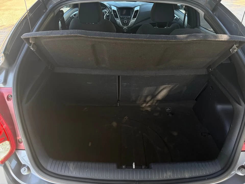 2017 Hyundai Veloster - Image 13 of 20