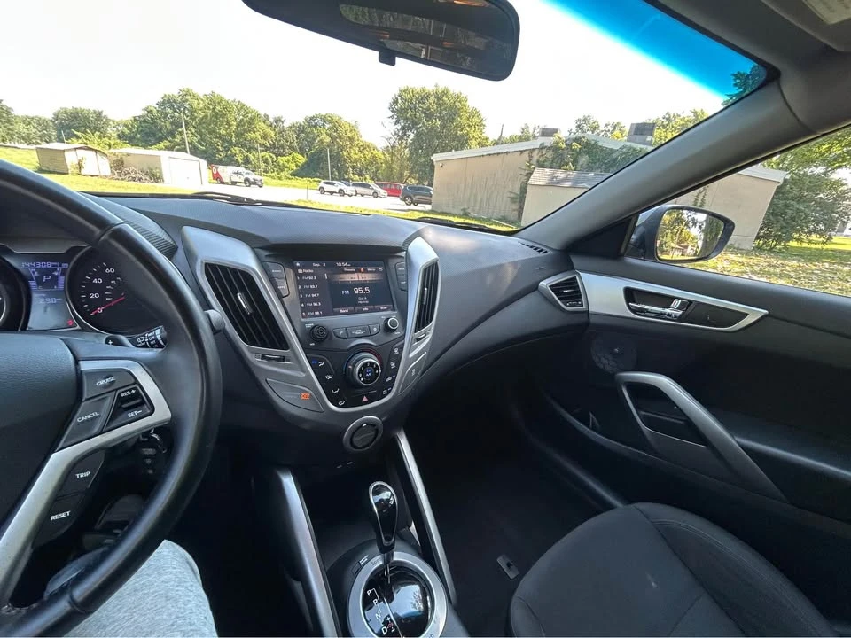 2017 Hyundai Veloster - Image 13 of 13