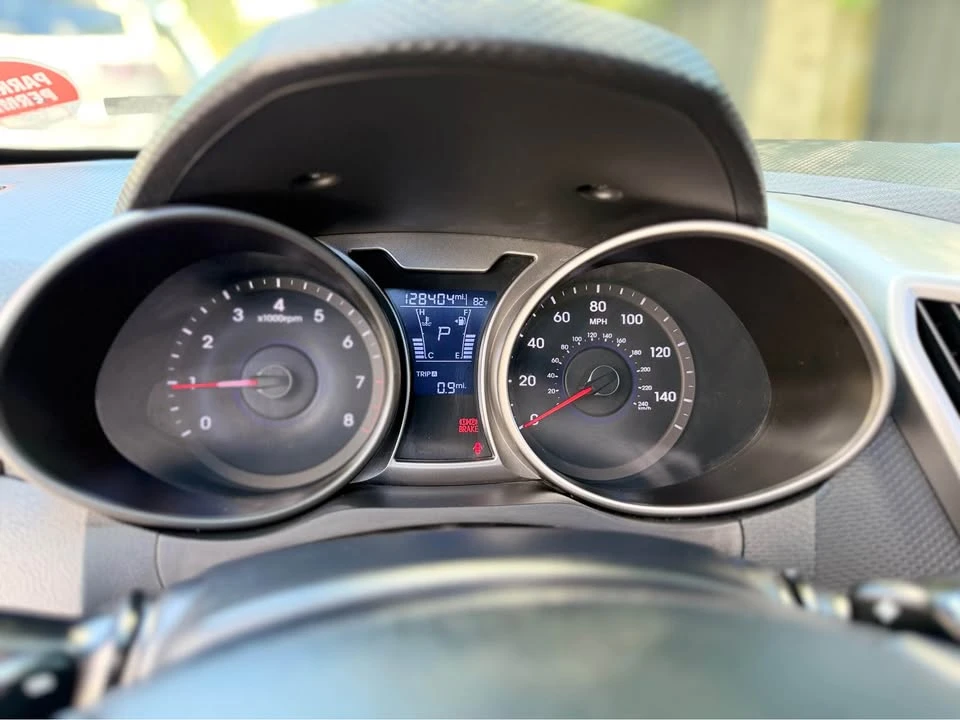 2017 Hyundai Veloster - Image 8 of 10
