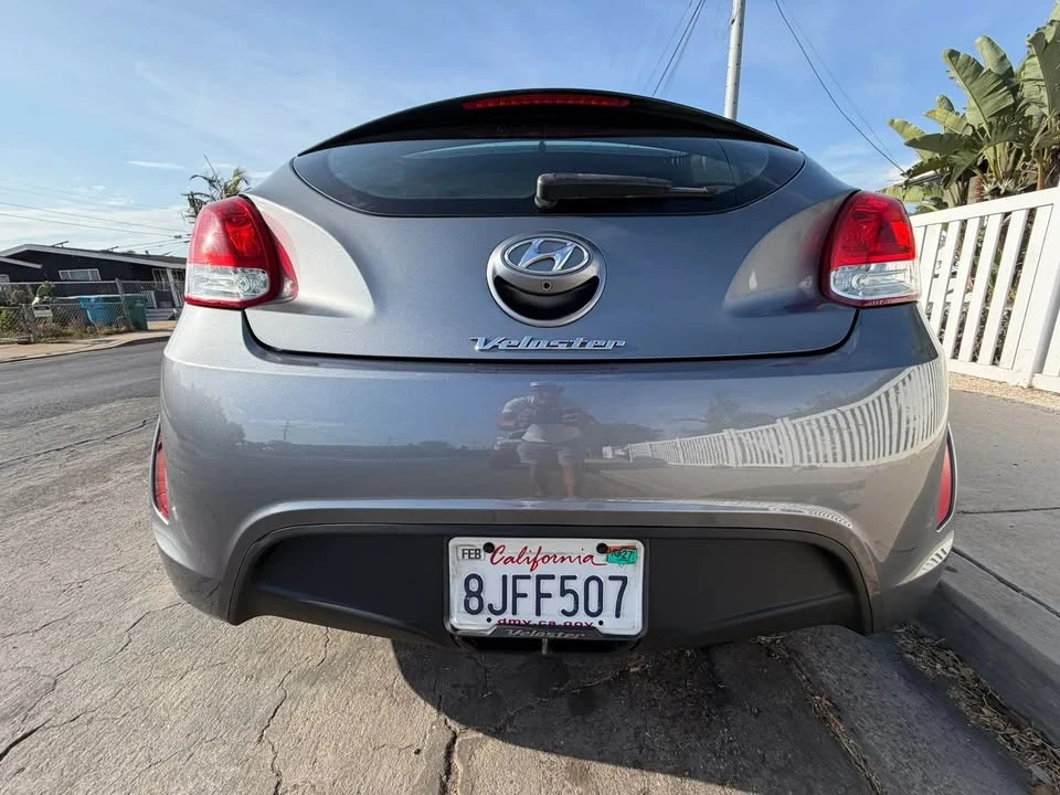 2017 Hyundai Veloster - Image 8 of 12