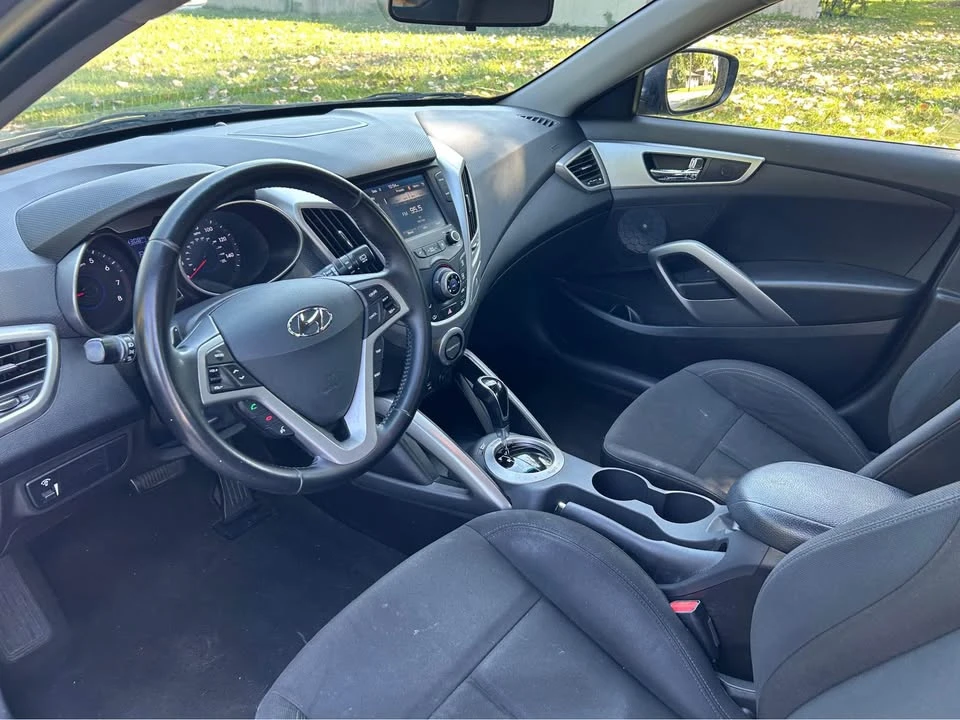 2017 Hyundai Veloster - Image 6 of 13