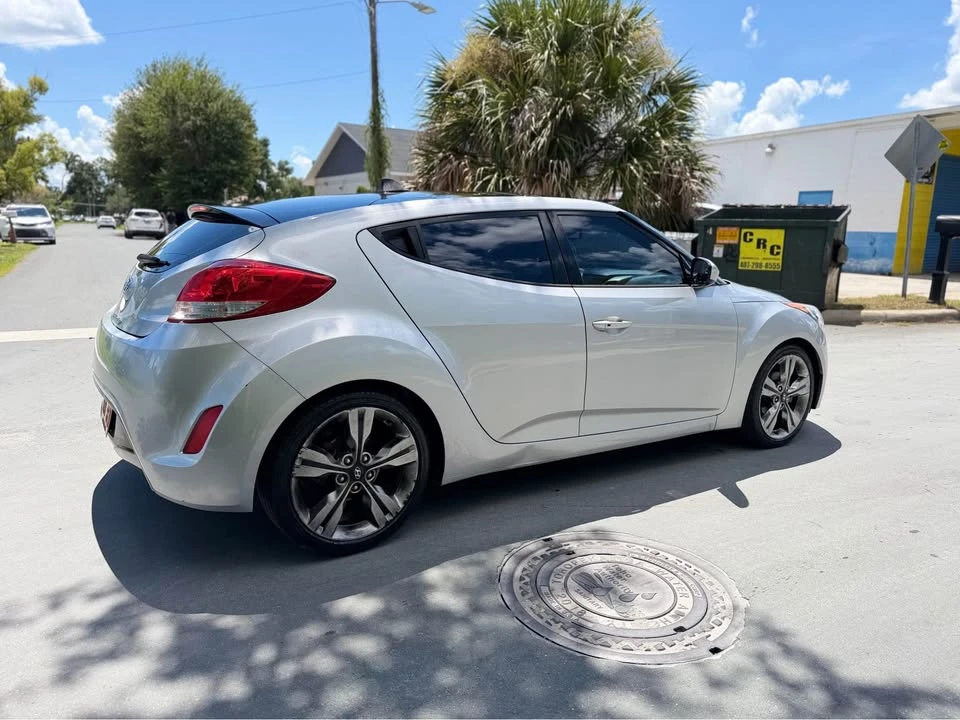 2017 Hyundai Veloster - Image 3 of 10