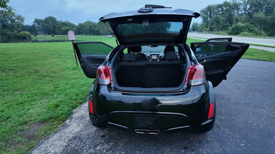 2017 Hyundai Veloster - Image 2 of 8