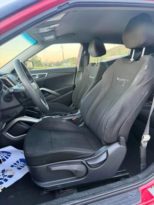 2017 Hyundai Veloster - Image 3 of 16
