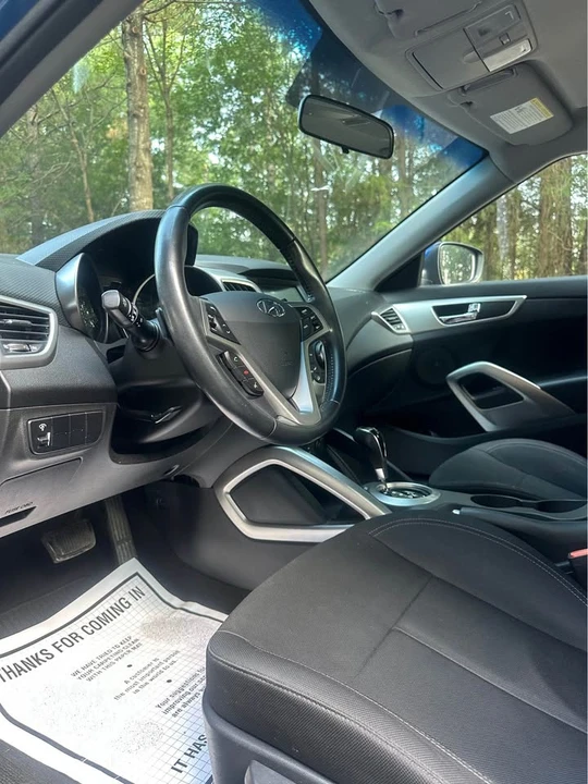 2017 Hyundai Veloster - Image 12 of 20