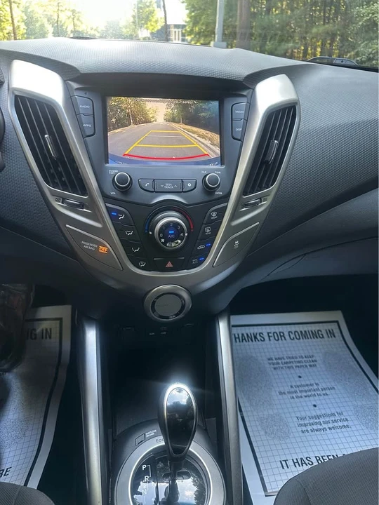 2017 Hyundai Veloster - Image 18 of 20
