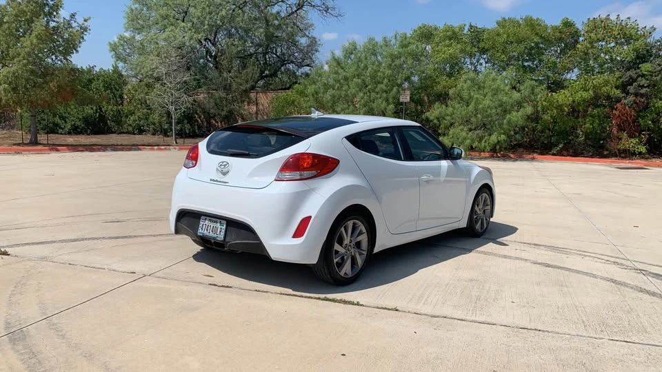 2017 Hyundai Veloster - Image 3 of 9