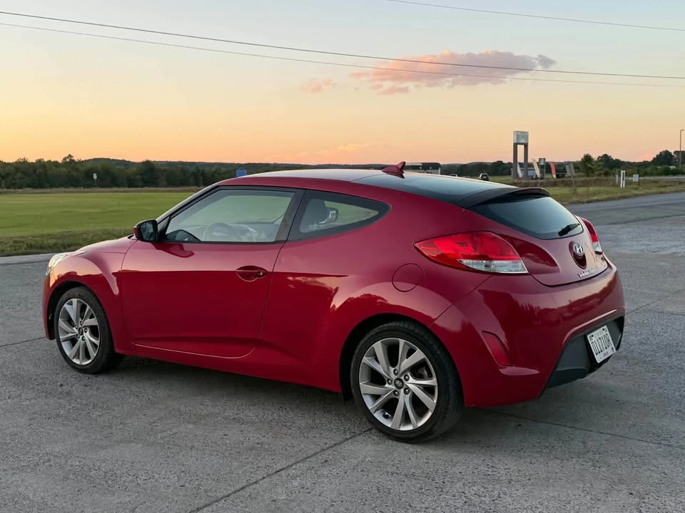 2017 Hyundai Veloster - Image 15 of 16