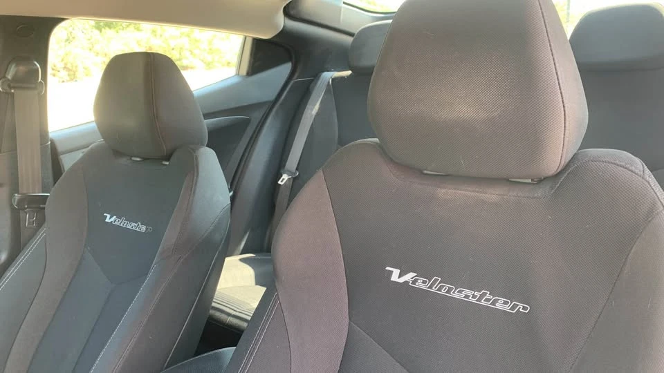 2017 Hyundai Veloster - Image 6 of 9