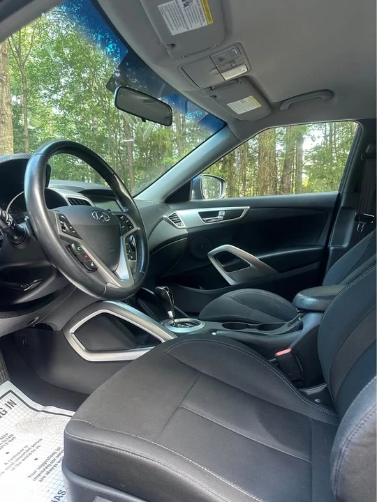 2017 Hyundai Veloster - Image 14 of 20